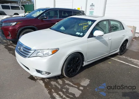 2011 Toyota Avalon z USA, uszkodzony, nr VIN 4T1BK3DB6BU405898